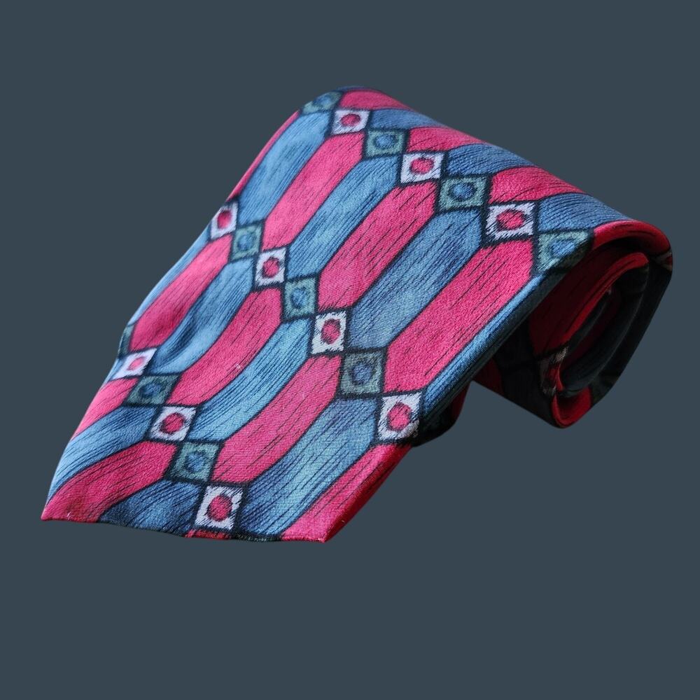 Men's 417 By Van Heusen All Silk Tie With Geometric Diamond Pattern